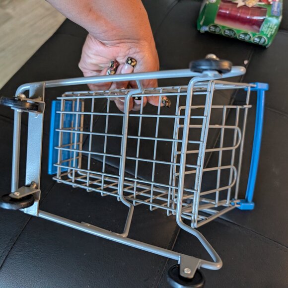 Walmart shopping basket - Picture 3 of 3